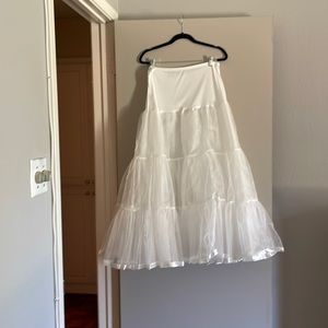 Petticoat white